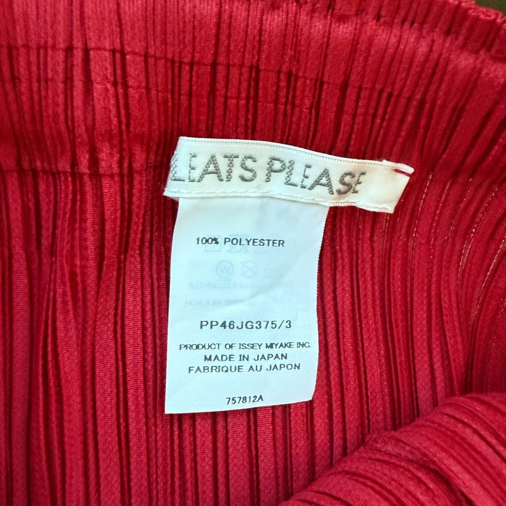 PLEATS PLEASE ISSEY MIYAKE
Red Thicker Bottoms 1 Midi Skirt - Picture 7 of 9